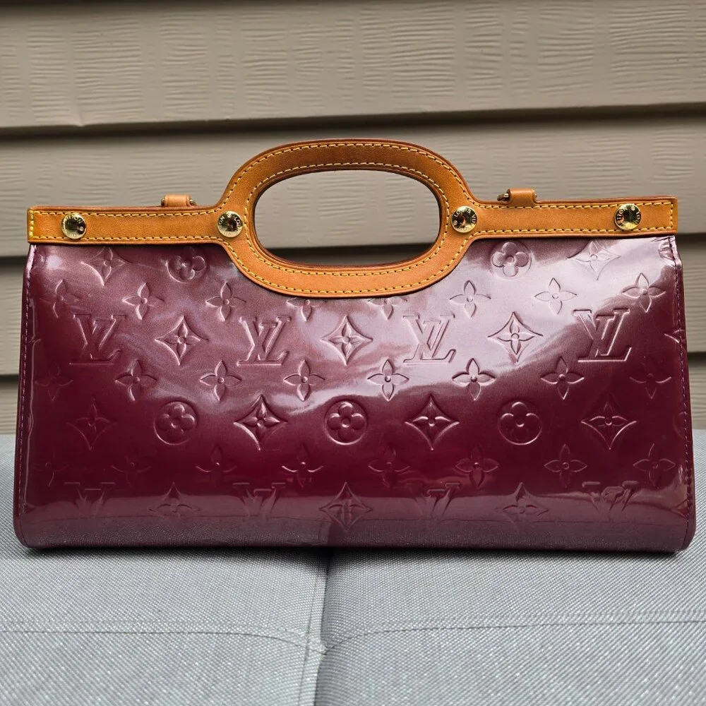 Louis Vuitton Roxbury Drive Vernis Amarante